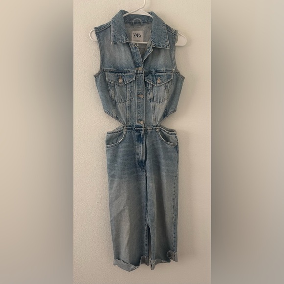 Zara Denim Cut Out Jumpsuit Cropped Length Sleeveless Distressed Light Wash XS - Picture 1 of 12